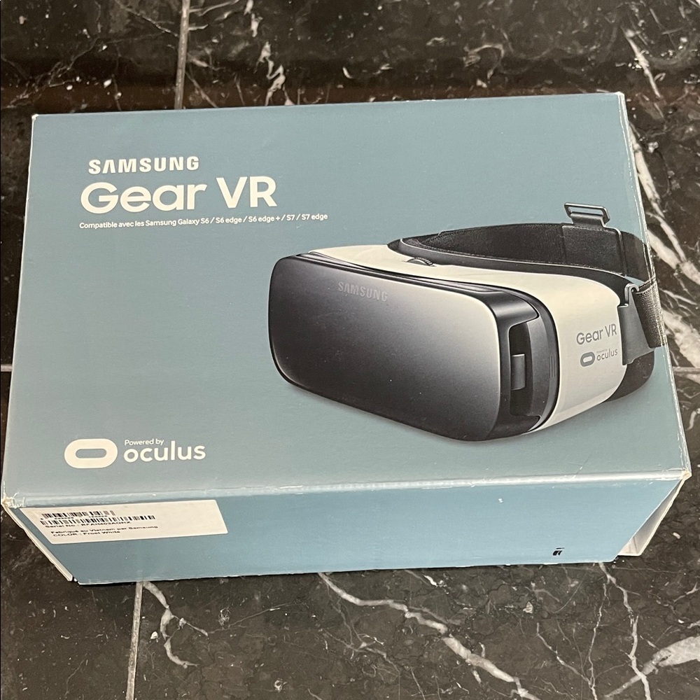 Samsung Gear VR Oculus Headset - white